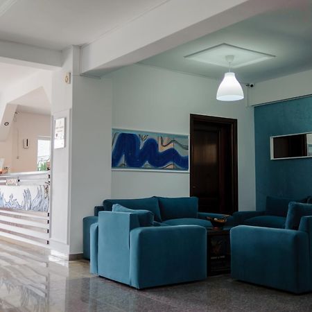 Atena Hotel Костинещи Екстериор снимка
