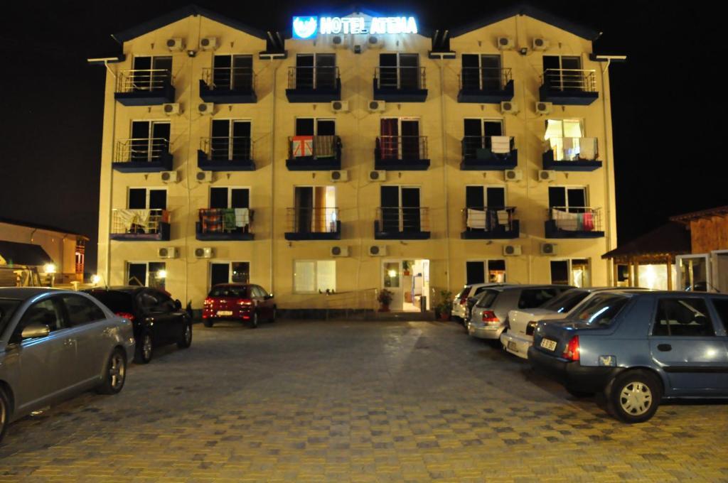 Atena Hotel Костинещи Екстериор снимка