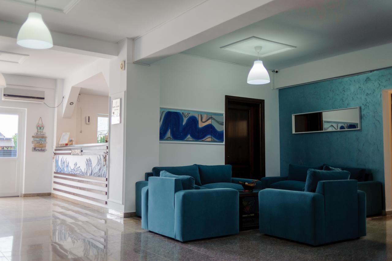 Atena Hotel Костинещи Екстериор снимка